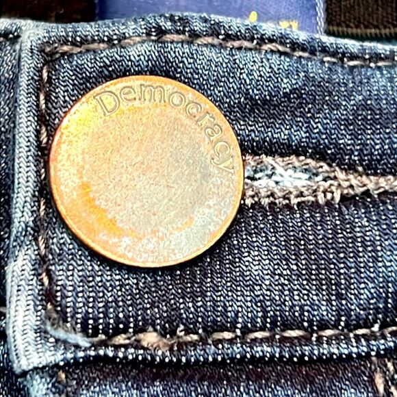 DemocracyโJeans Absolution 8 - Picture 7 of 9